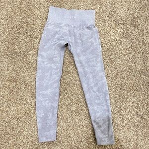Light grey seamless camo leggings. NVGTN. Size small.